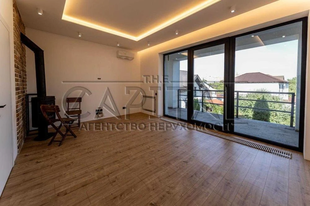 Продаж будинку 298 м² / 6 соток/ м. Славутич 2 км / Осокорки