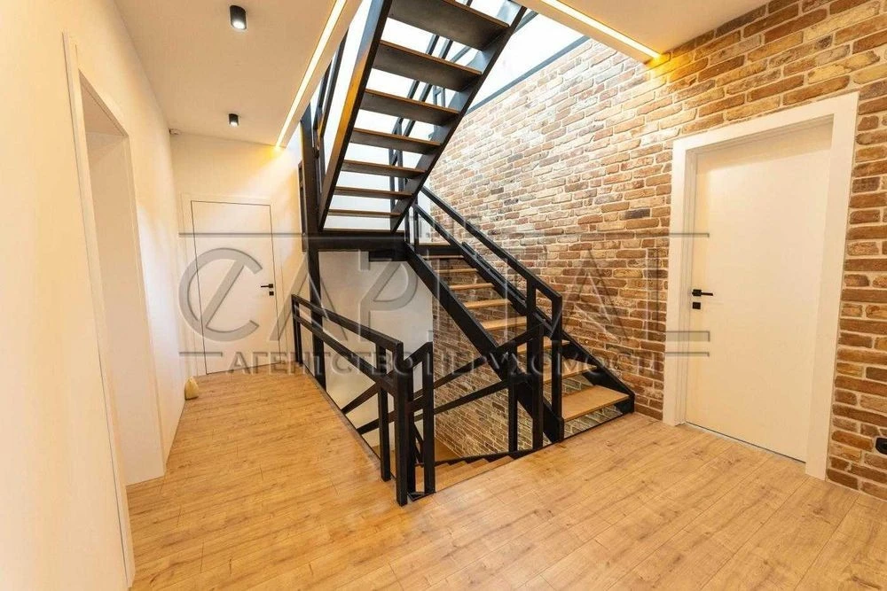 Продаж будинку 298 м² / 6 соток/ м. Славутич 2 км / Осокорки