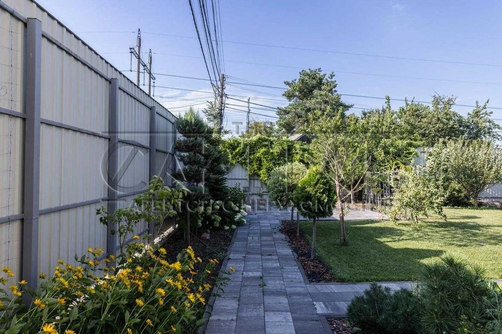 Продаж будинку 298 м² / 6 соток/ м. Славутич 2 км / Осокорки