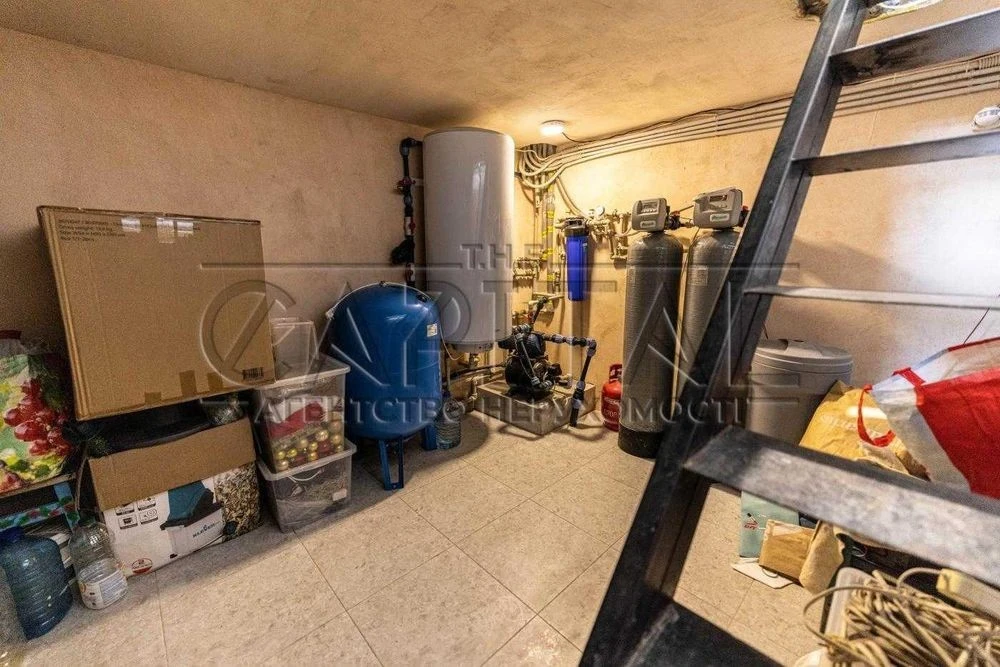 Продаж будинку 298 м² / 6 соток/ м. Славутич 2 км / Осокорки