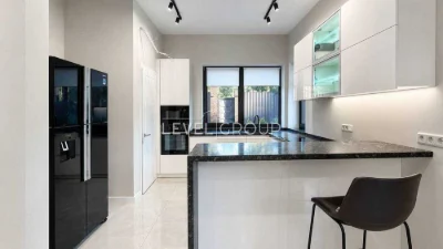 Продається будинок 243 м² + 10 соток у Биковні — з ремонтом,