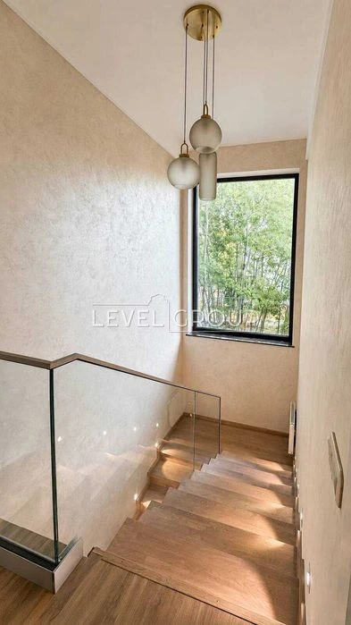 Продається будинок 243 м² + 10 соток у Биковні — з ремонтом,