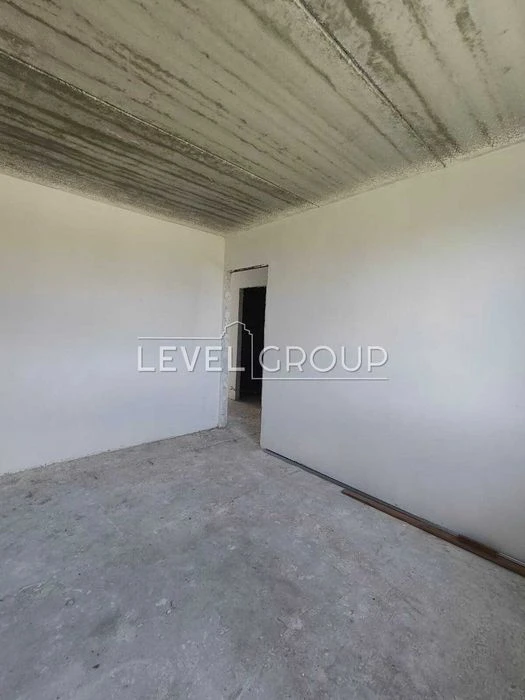 Продаж двоповерхового будинку в закритому КМ Osocor House/ву
