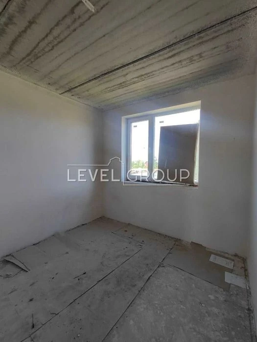 Продаж двоповерхового будинку в закритому КМ Osocor House/ву