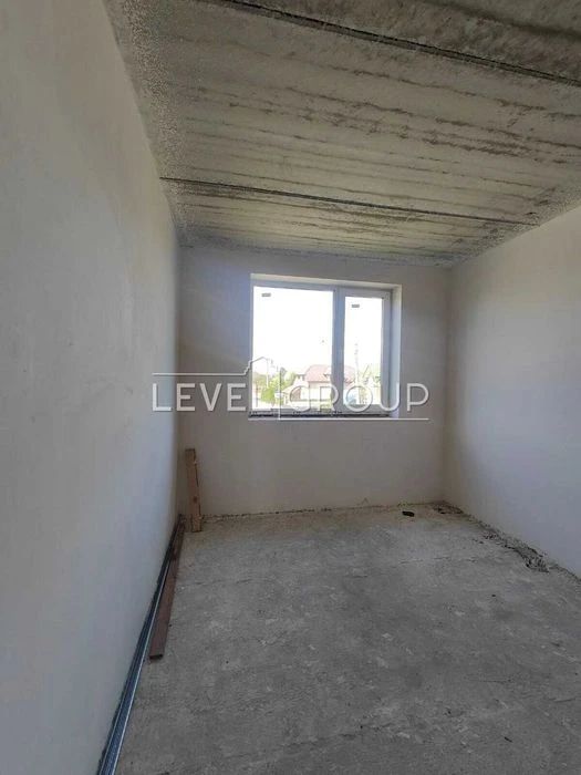 Продаж двоповерхового будинку в закритому КМ Osocor House/ву