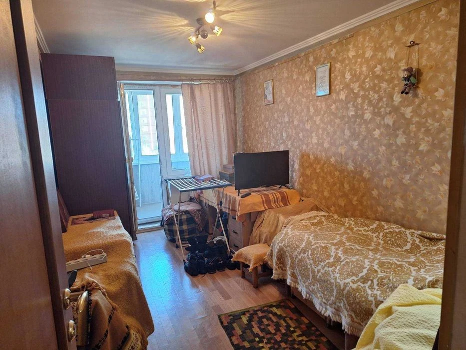 Продажа 4-комнатной квартиры Парк Победы, высотный кирпичный