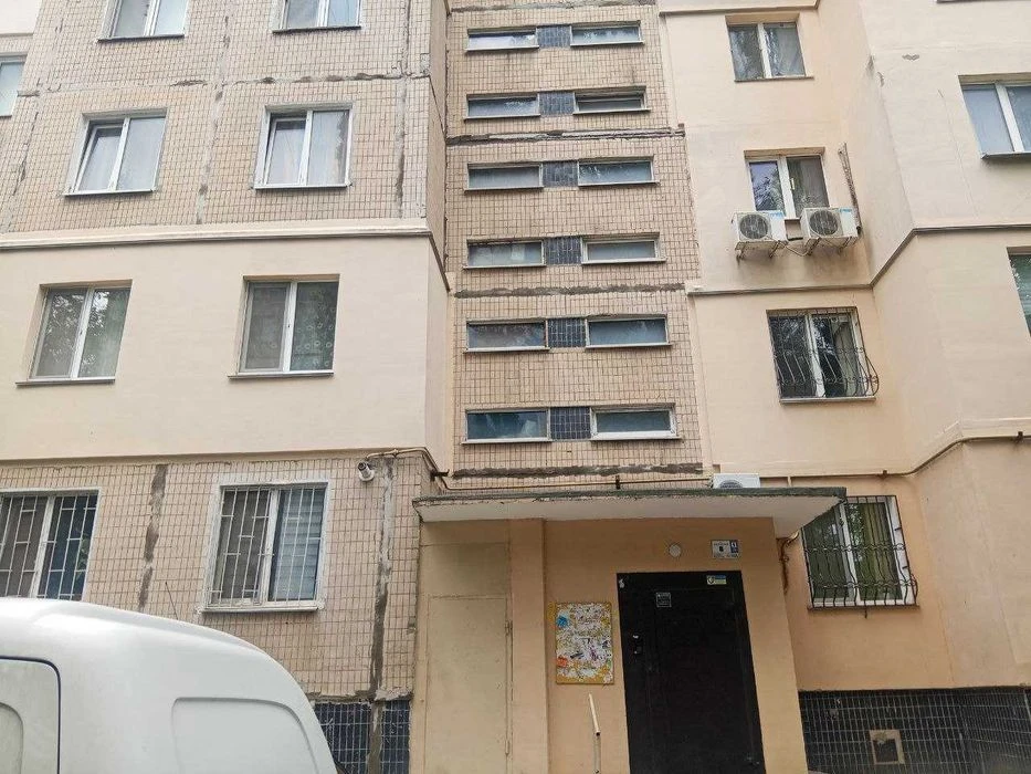 Продам 2-х комнатную квартиру район рынка Северный!!