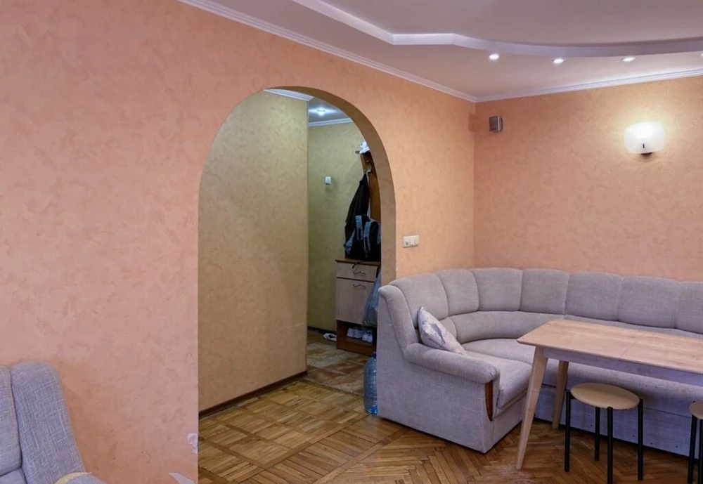 Реальная квартира, метро Дворец спорта