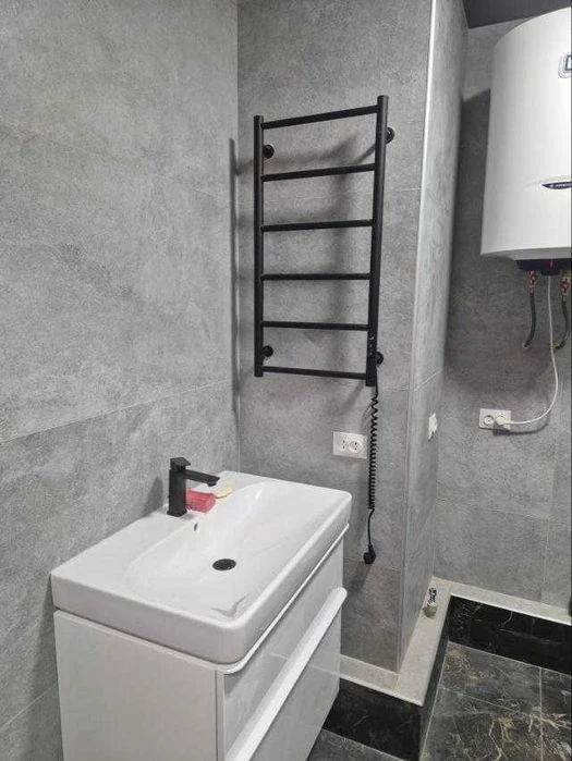 Продам 2 к. квартиру Холодная гора ул. Паращука 7