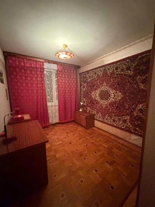 Продаж простору 3-кімн квартиру 4 поверх! (покращене планува