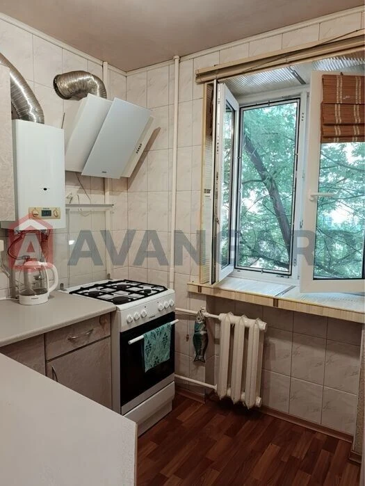 Продається 3х кімнатна квартира, зупинка траспорту пл. Верна