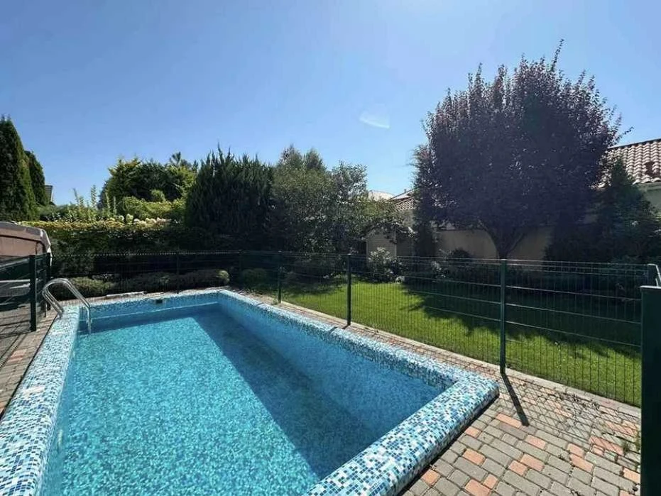 Capital house SAUVIGNON Great location Swimming pool 5.7 acres