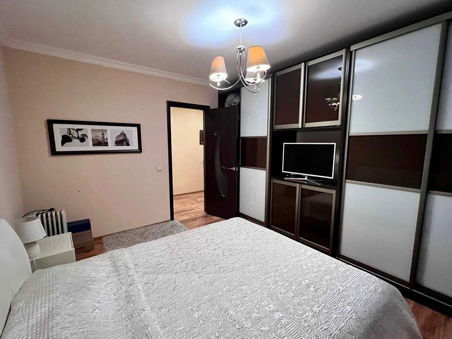 Продам 2х комнатную квартиру в новострое