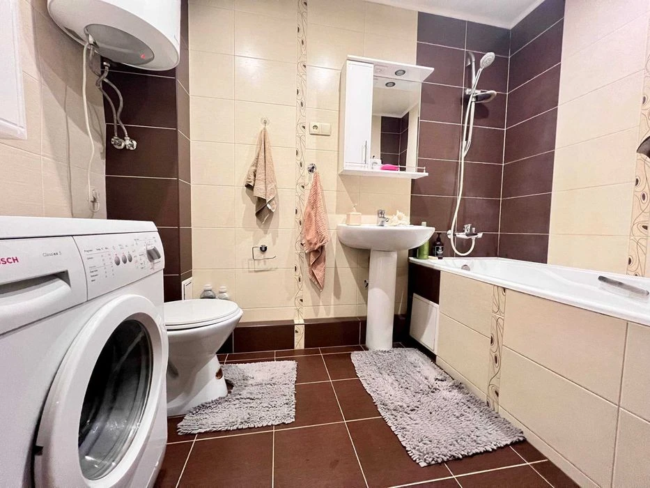 Продам 2х комнатную квартиру в новострое
