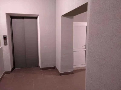 Двохрівнева 3-х кім.кв. 80.5м2 в цегляному будинку (2-х конт