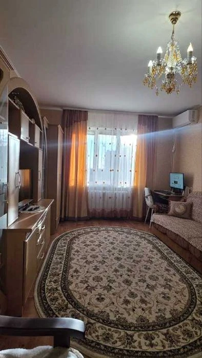 Продам двокімнатну квартиру по вул. Марії Башкірцевої