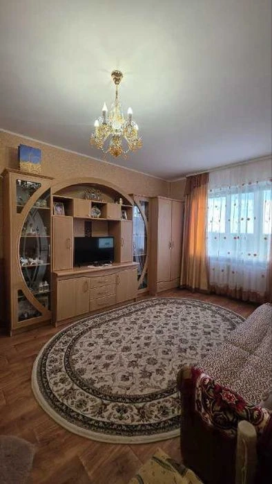 Продам двокімнатну квартиру по вул. Марії Башкірцевої