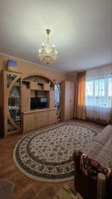 Продам двокімнатну квартиру по вул. Марії Башкірцевої