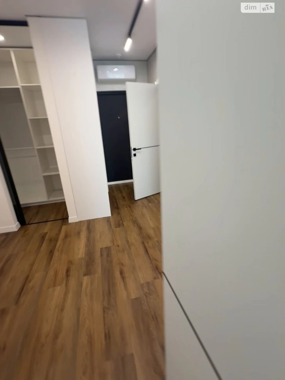 Продаж Квартира Набережна