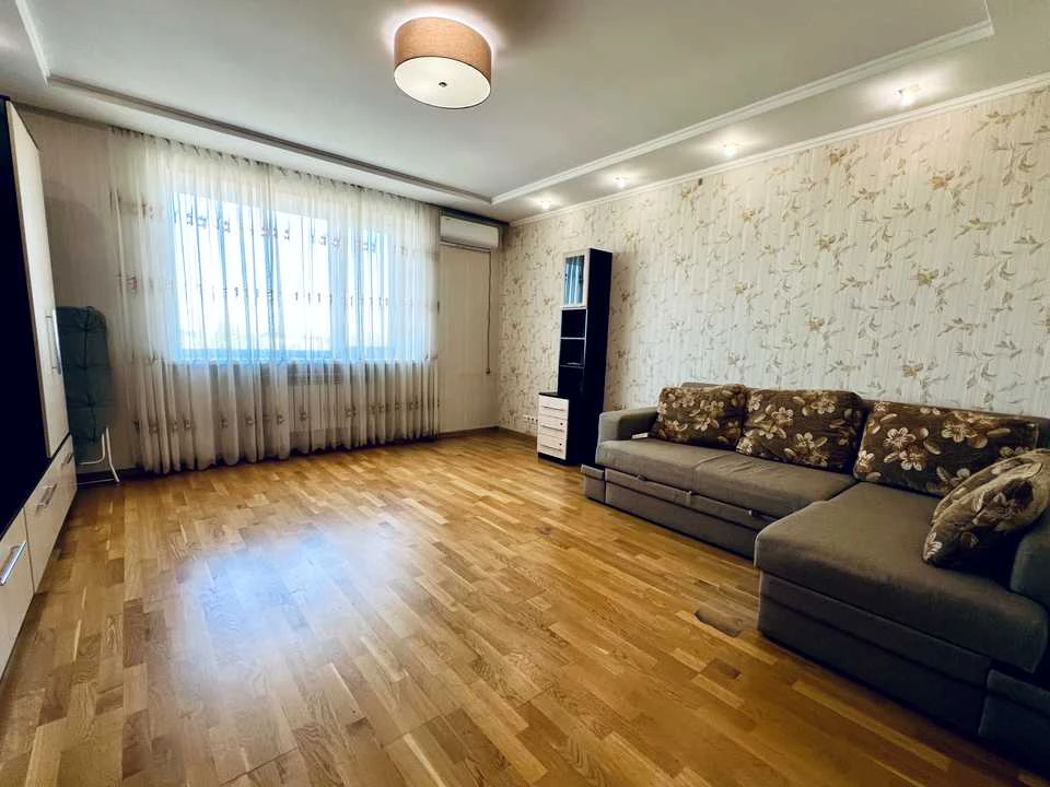 Квартира. Полтава, Соборності вул. (Жовтнева)