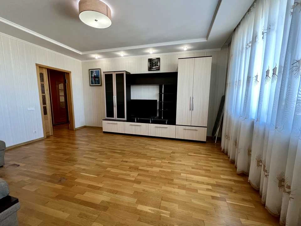 Квартира. Полтава, Соборності вул. (Жовтнева)