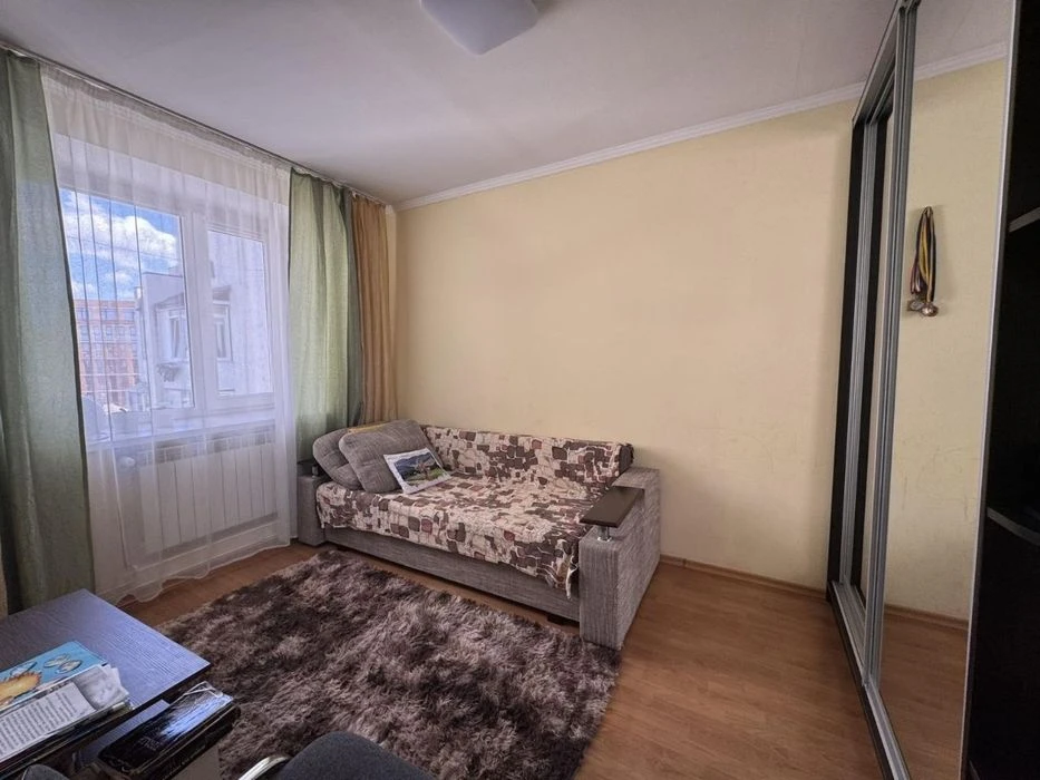 Продаж 3к в давнішій новобудові