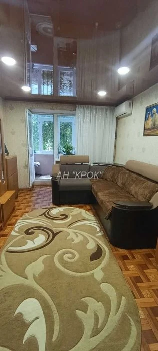 Продаж 3-к квартири поруч ТРЦ "Київ"