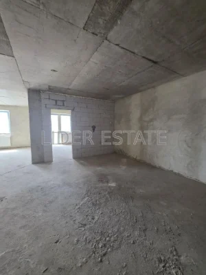 Продам 1-кімн. квартиру 74м² на 2/5 у ЖК Озерний край, Ужгор