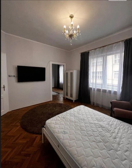 2 кімнатна квартира, центр міста, в. Корзо