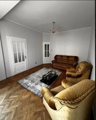 2 кімнатна квартира, центр міста, в. Корзо