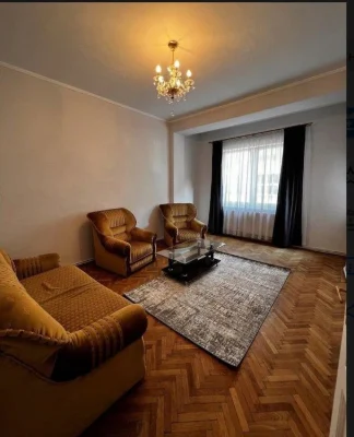 2 кімнатна квартира, центр міста, в. Корзо