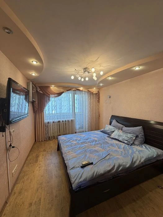 3-кім продаж лівий берег Зимових походів Сонячний Вавілон Ва