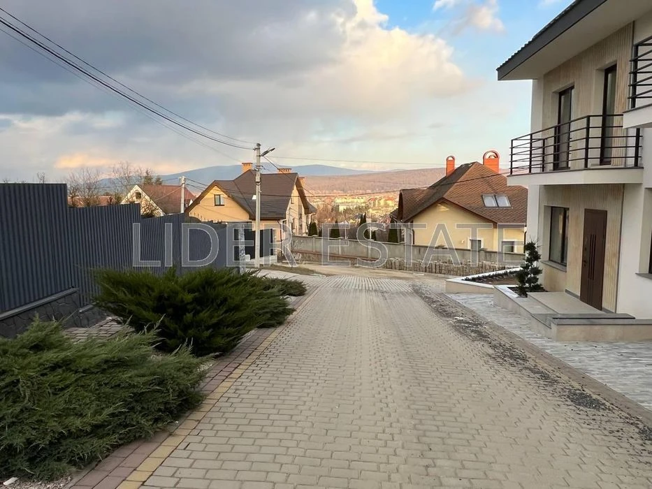 Продаж таунхауса в Ужгороді