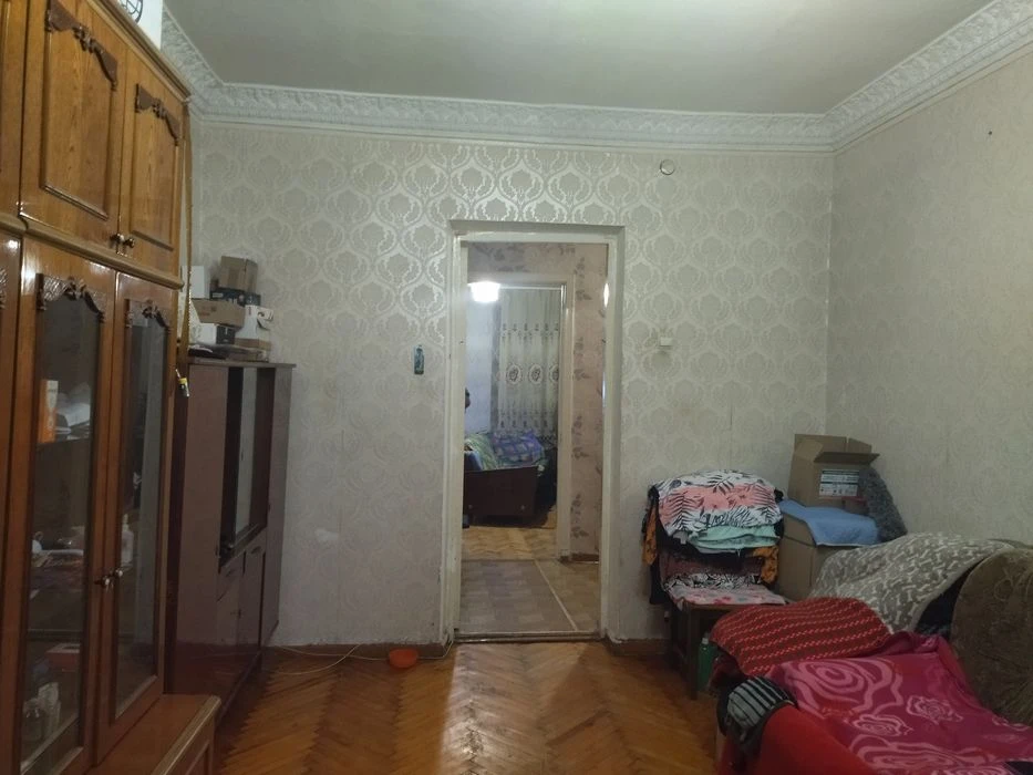 Продам 2-х кімнатну повном.  кв. в  центрі по Незалежній Укр