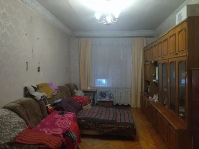 Продам 2-х кімнатну повном.  кв. в  центрі по Незалежній Укр