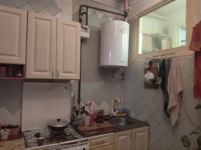 Продам 2-х кімнатну повном.  кв. в  центрі по Незалежній Укр