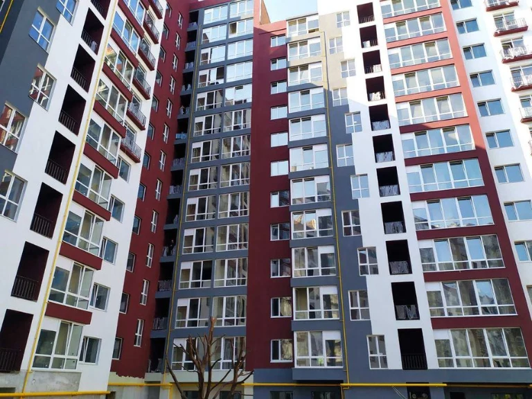 Продам Центр 3к.,82м.кв., в районі КНЯГИНЕН