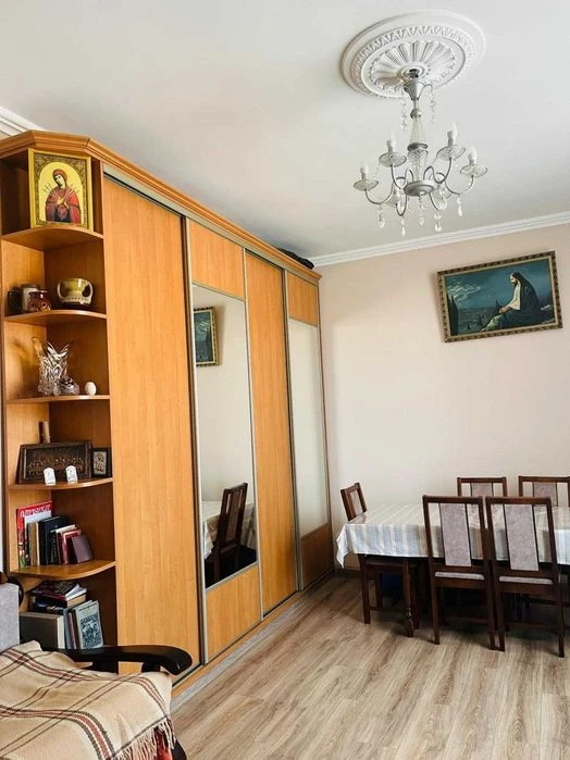 4 кімнатна дворівнева квартира з ремонтом, вулиця Котляревсь