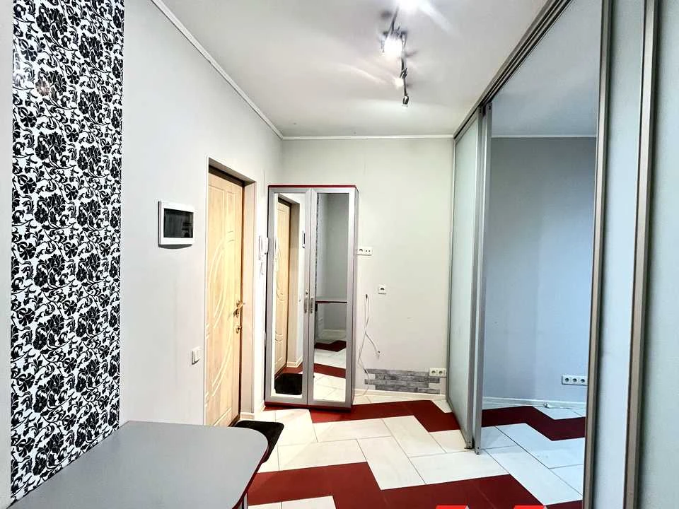 Квартира. Київ, Драгоманова вул.