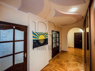 Квартира. Київ, Княжий Затон вул.