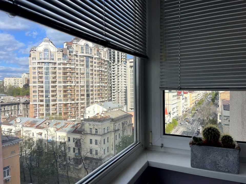 Квартира. Київ, Богдана Хмельницького вул.