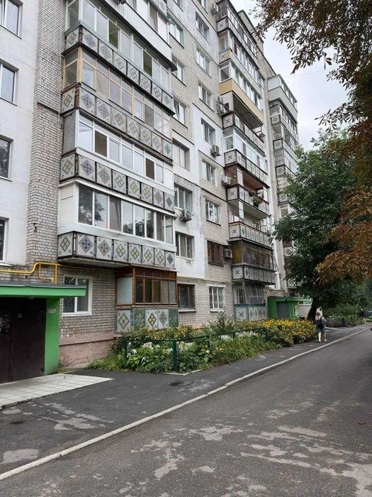 Продам 2-х кімн.квартиру, вул.Сухомлинського,50А