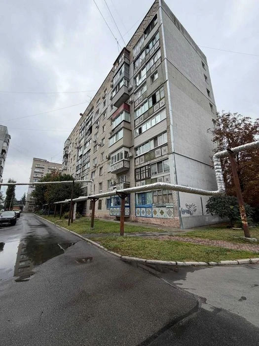Продам 2-х кімн.квартиру, вул.Сухомлинського,50А