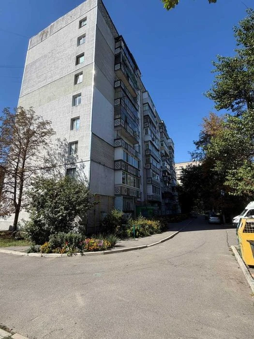 Продам 2-х кімн.квартиру, вул.Сухомлинського,50А