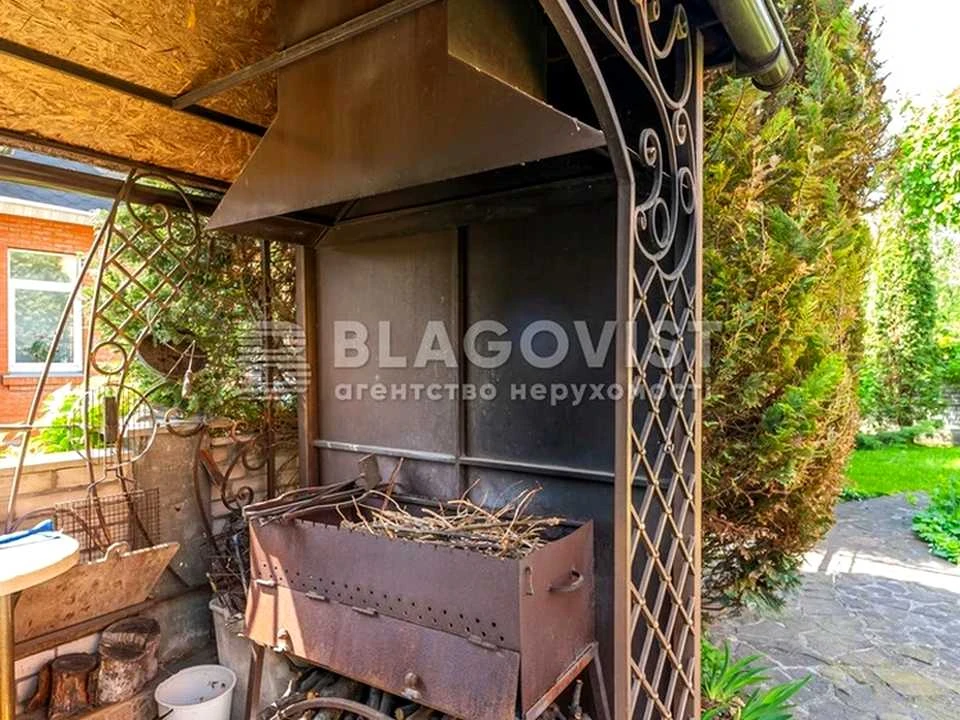 Будинок. Київ, Уласа Самчука вул. (Столєтова)
