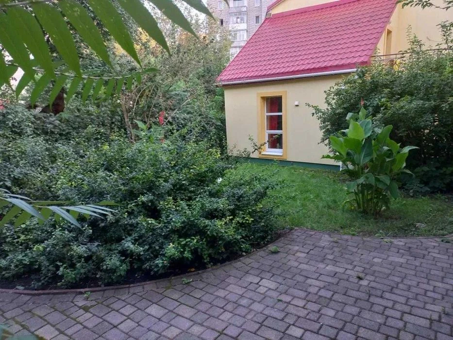 2 поверховий будинок з ремонтом і власною земельною ділянкою