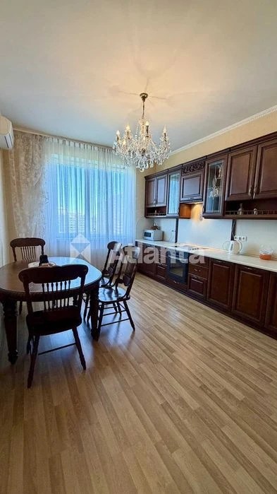 Продам 2-х к.квартира 75 м²  Одесса Приморский район.ЖК Звез