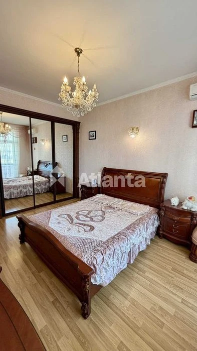 Продам 2-х к.квартира 75 м²  Одесса Приморский район.ЖК Звез