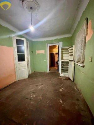 Продам 1-кімнатну | Пироговський пров. | Власний дворик | 37
