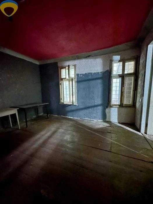Продам 1-кімнатну | Пироговський пров. | Власний дворик | 37